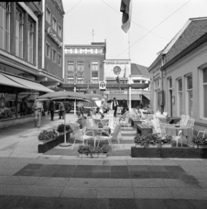 Verbeteringen, winkels, binnenstad, Bestanddeelnr 167-0136