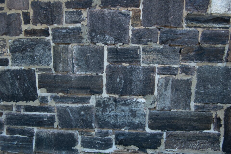 Pattern rock architecture