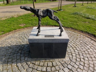 Venray Veulen, sculptuur Drinkend Veulen, door Goke Leverland