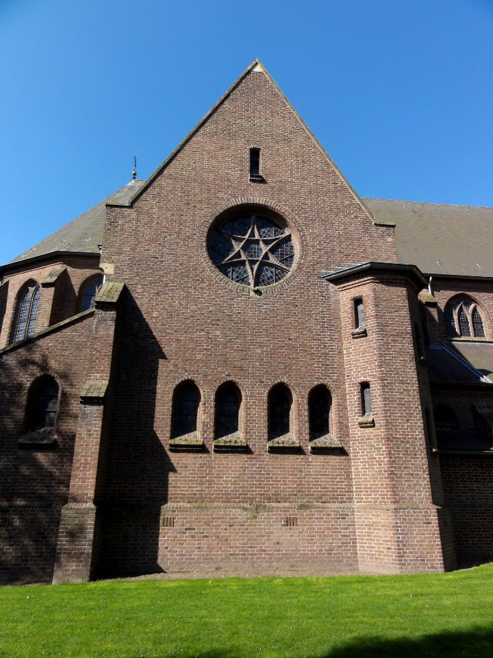 Venray Oostrum , Rijksmonument 37228 O.L.V. kerk, gevel zijbeuk