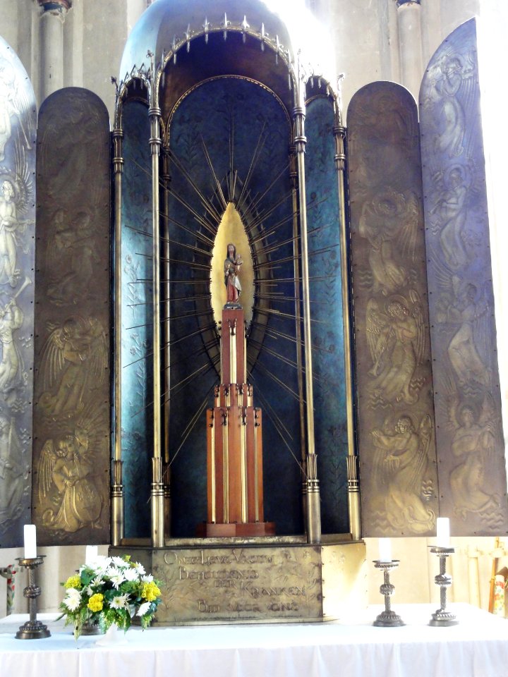 Venray Oostrum , Rijksmonument 37228 O.L.V. kerk Maria-altaar