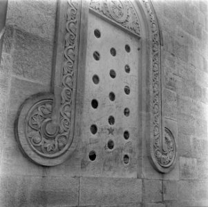 Venster van de kerk van de Verheerlijking op de Taborberg in Galilea, Bestanddeelnr 255-0917