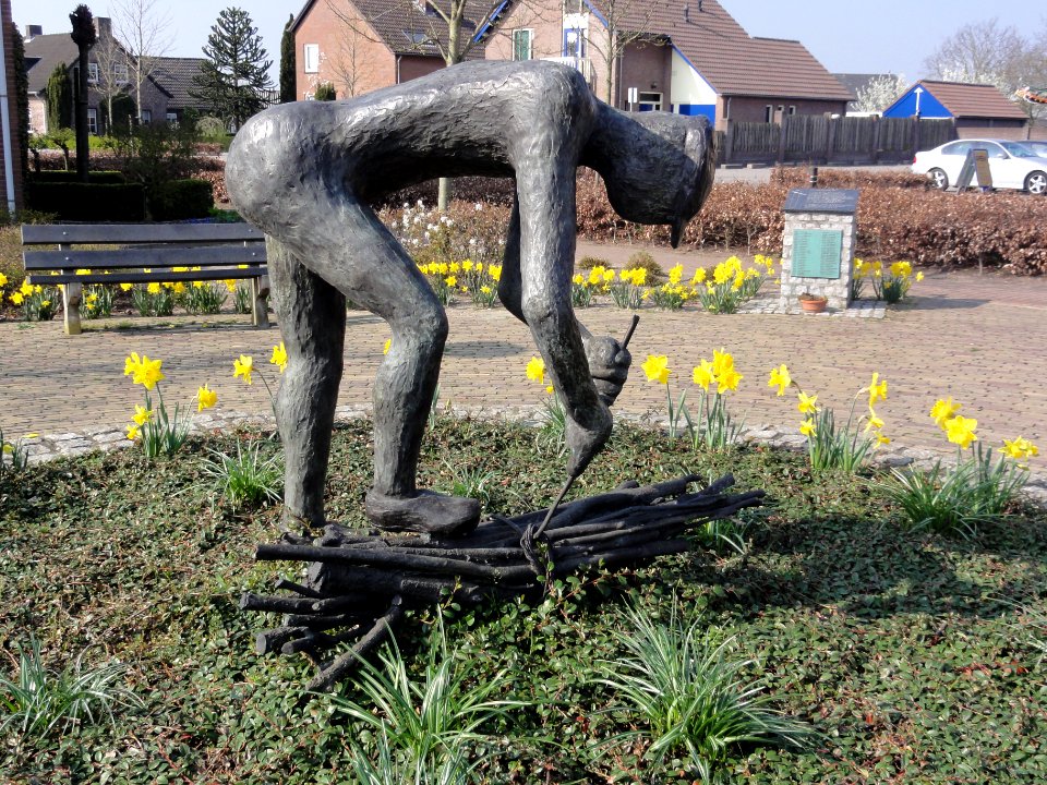 Venray Castenray, sculptuur op dorpsplein mbt Carnaval