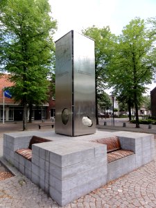 Venhorst, monument op kerkplein zijden 1 en 2