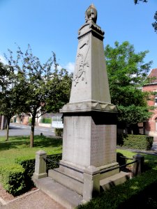Vendegies-sur-Écaillon (Nord, Fr) monument aux morts