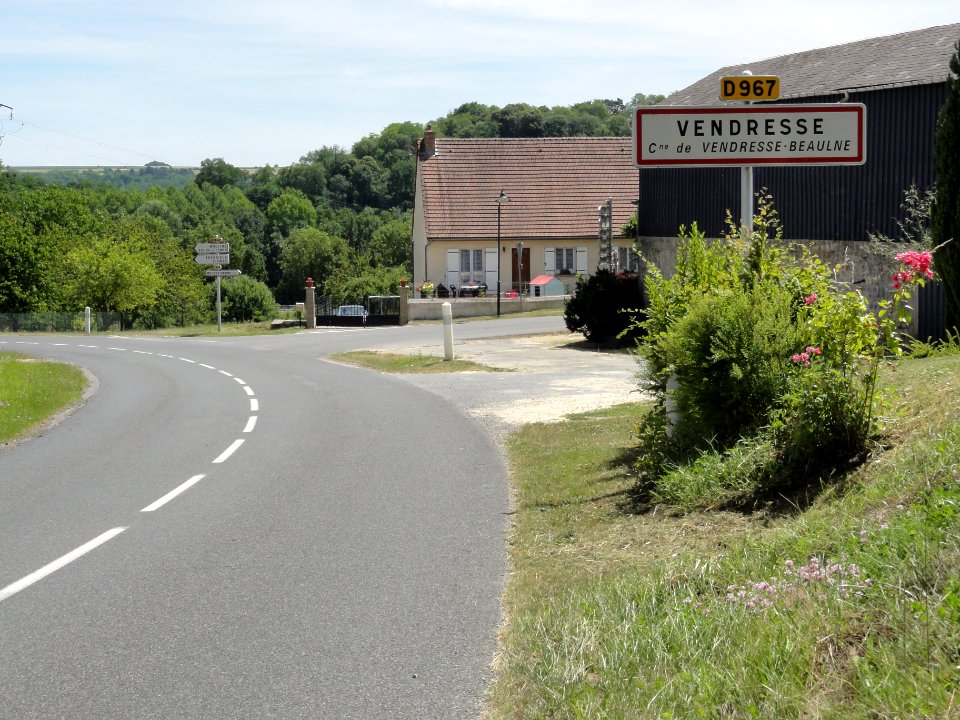Vendresse-Beaulne (Aisne) city limit sign