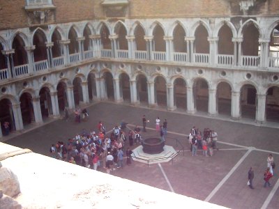Venedig Dogenpalast Hof 7
