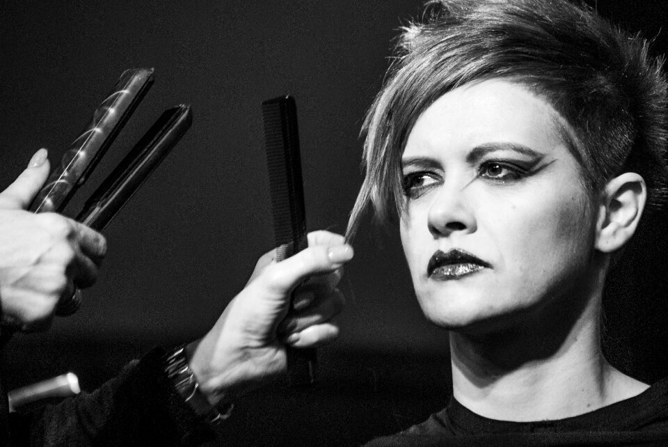 Women hairdresser cut