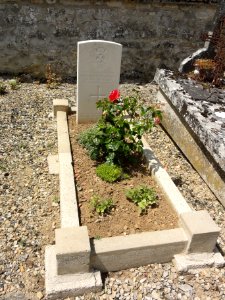 Vendresse-Beaulne (Aisne) CWGC tombe au cimetière communal