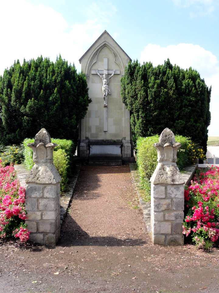 Vendegies-sur-Écaillon (Nord, Fr) calvaire à coté du cimetière