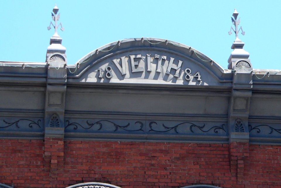 Veith Building (Lincoln, Nebraska) crest