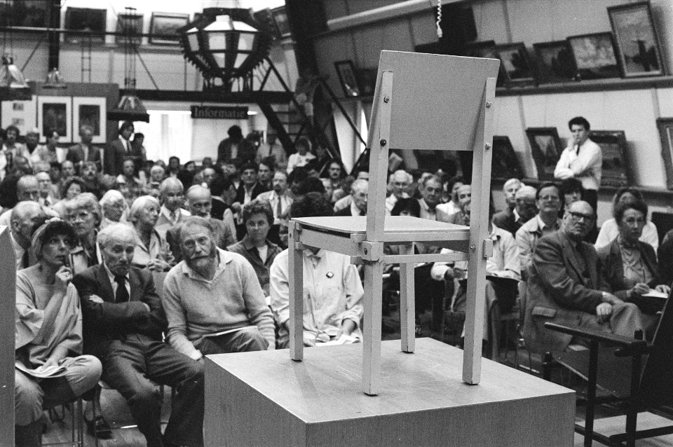 Veiling Rietveld-Meubelen (zgn. Birza-collectie) bij Christies Amsterdam Riet, Bestanddeelnr 933-6677