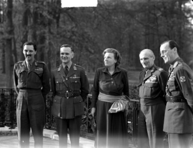 Veldmaarschalk Montgomery bezoekt koningin Juliana, Bestanddeelnr 903-0928