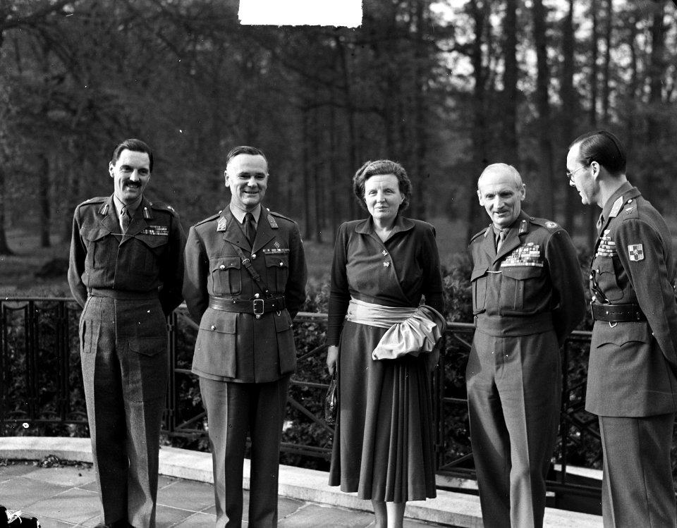 Veldmaarschalk Montgomery bezoekt koningin Juliana, Bestanddeelnr 903-0929
