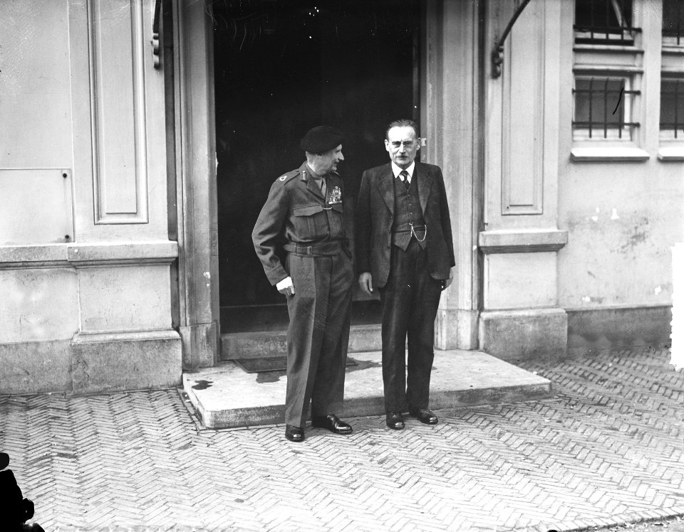Veldmaarschalk Montgomery bij minister-president dr. Drees, Bestanddeelnr 903-0925