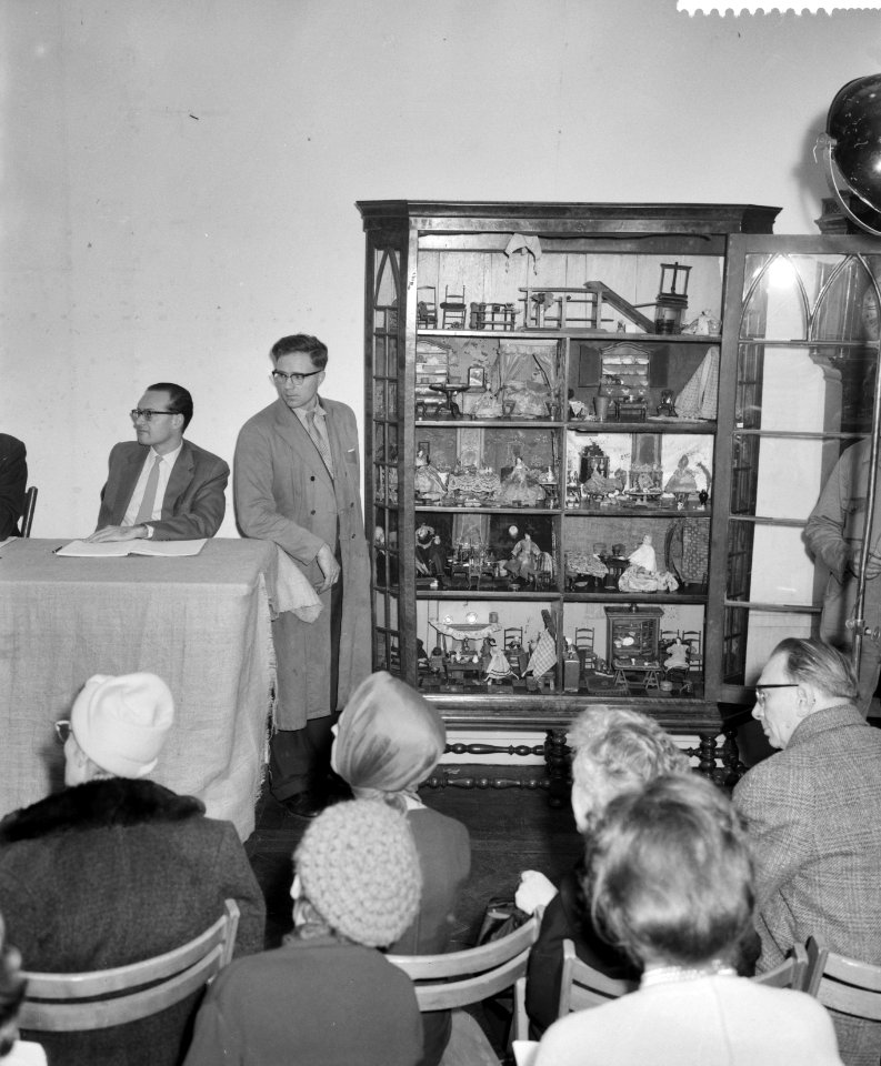 Veiling nalatenschap Lizzy Ansingh , het poppenhuis word verkocht, Bestanddeelnr 911-0611