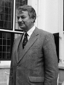 VanVeldhoven1982