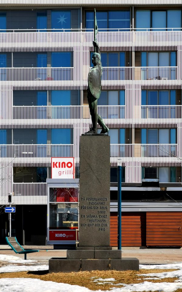 Vapaudenpatsas Oulu 20210408
