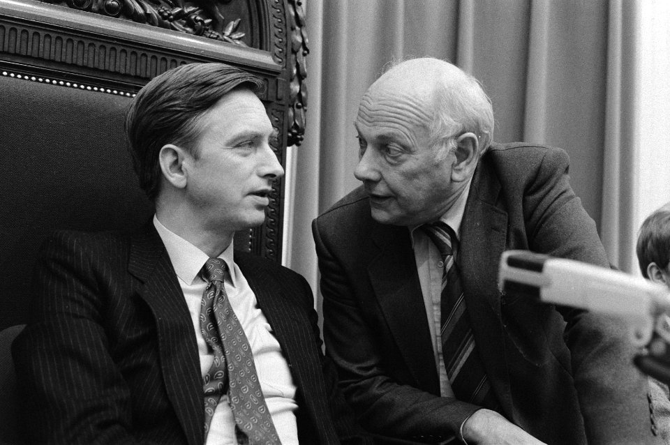 Vanmiddag werd er in de Tweede Kamer door de regering antwoord gegeven inzake de, Bestanddeelnr 931-2094