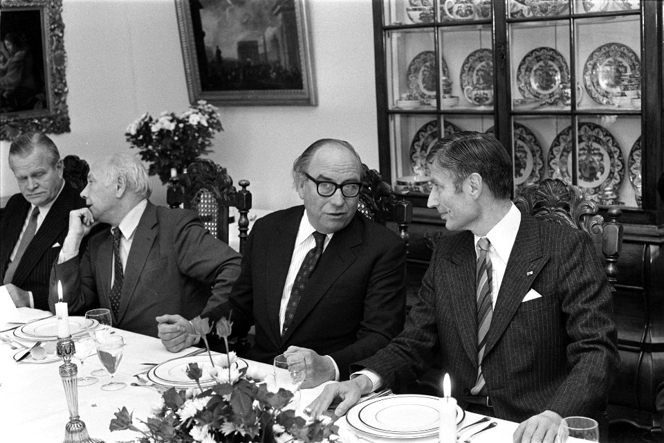 Vanmiddag nodigde Premier Van Agt de voorzitter van de Europese commissie Jenkin, Bestanddeelnr 931-1971