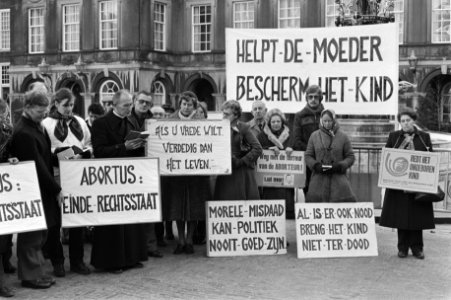 Vanmiddag werd er in de Tweede Kamer door de regering antwoord gegeven abortus, , Bestanddeelnr 931-2095