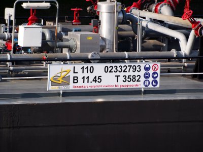 Vanquish - ENI 02332793, Berendrechtsluis, Port of Antwerp pic2