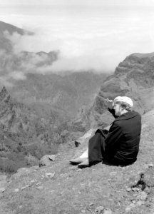 Van de Polls vrouw Nell Langlais op een tocht in het binnenland van Madeira, Bestanddeelnr 190-0180 photo