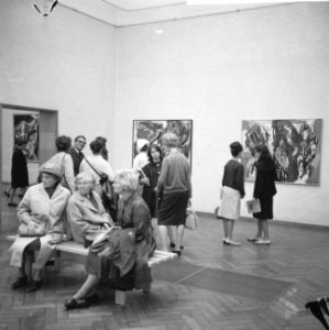 Van de vakantieverblijven naar de stad (door de verregende zomer). De Karel App…, Bestanddeelnr 918-0194