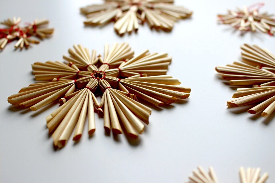 Poinsettia jewellery decoration