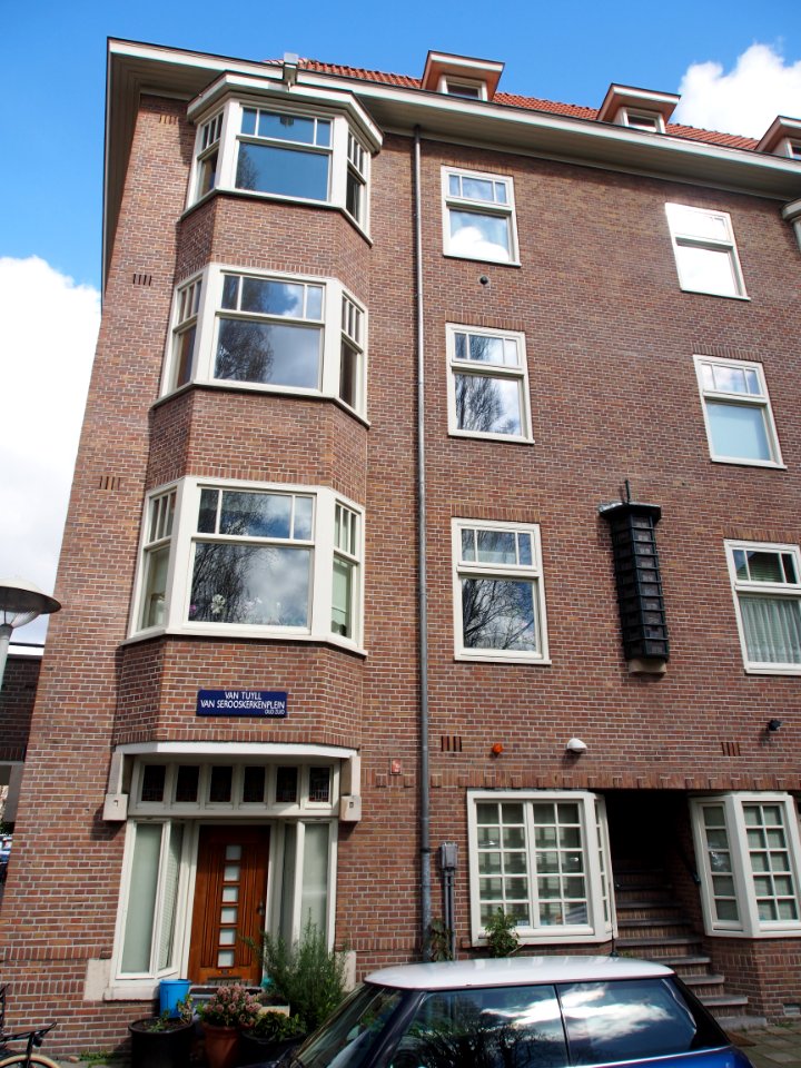 Van Tuyll van Serooskerkenplein pic10