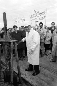 Vanmiddag heeft Minister Tuijnman in Flevopolder startsein gegeven voor aanvang , Bestanddeelnr 931-2262