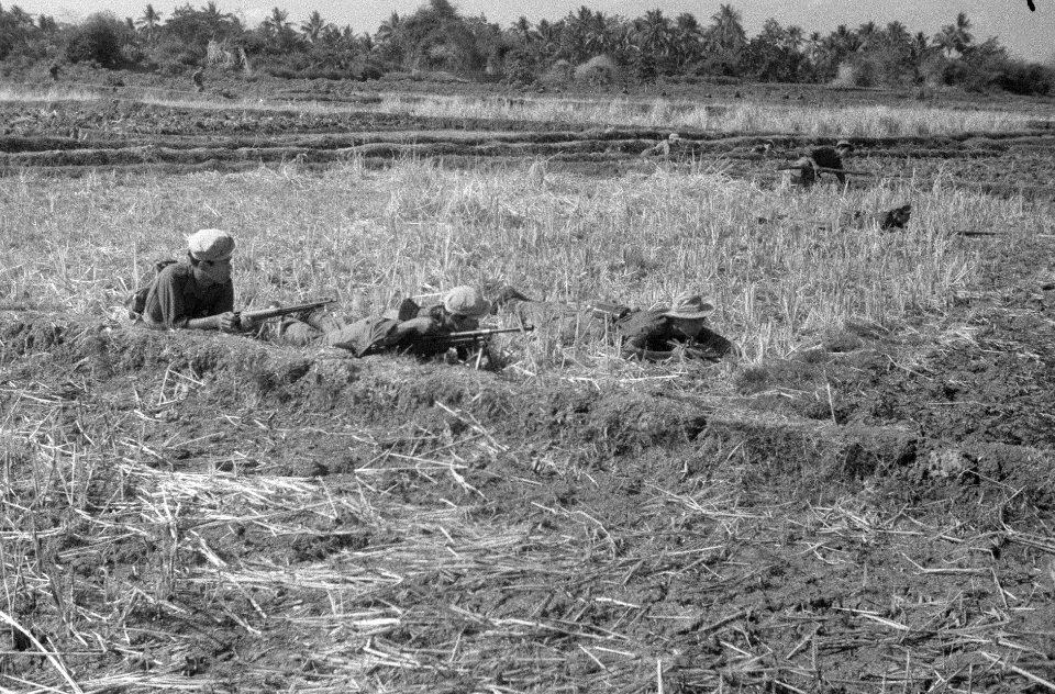 Van tijd tot tijd worden de onderdelen, die in Indonesië hun dienst doen, uit de, Bestanddeelnr 780