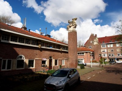 Van Tuyll van Serooskerkenplein pic2