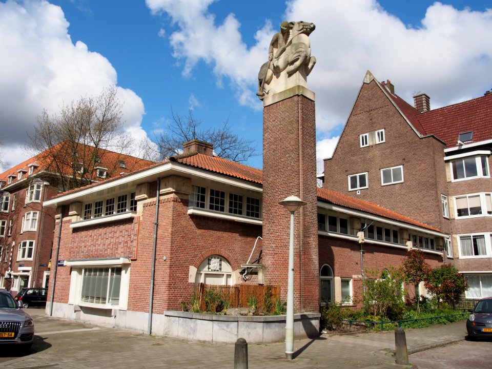 Van Tuyll van Serooskerkenplein pic6