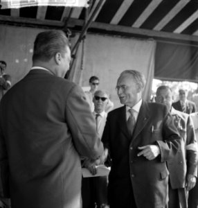 Vara-landdag in Berg en Bos . Dr. Drees, Bestanddeelnr 912-6447