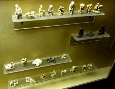 Various netsuke - Fairbanks Museum and Planetarium - DSC04345
