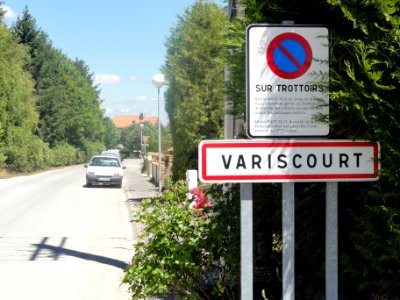 Variscourt (Aisne) city limit sign