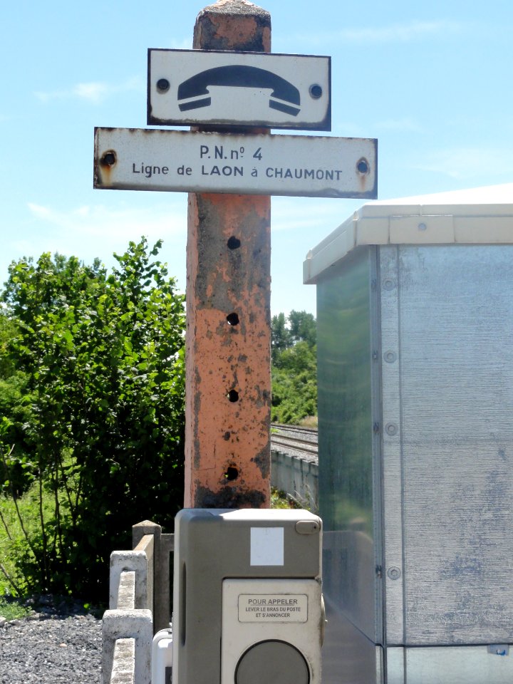 Variscourt (Aisne) gare d'Agilcourt-Variscourt (03)