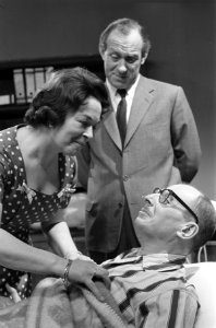 VARA-TV Thee voor een dode dame . onbekend, Annie Koopman en Bob de Lange (s, Bestanddeelnr 913-5742