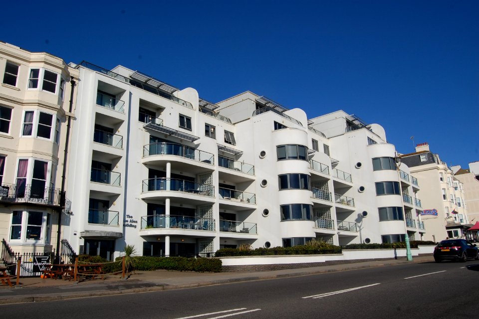 Van Alen Building, 24–30 Marine Parade, Brighton (September 2018) (1)