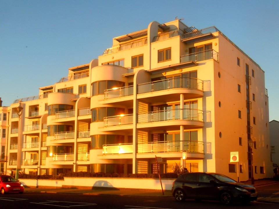 Van Alen Building, 24–30 Marine Parade, Brighton (December 2016) (1)