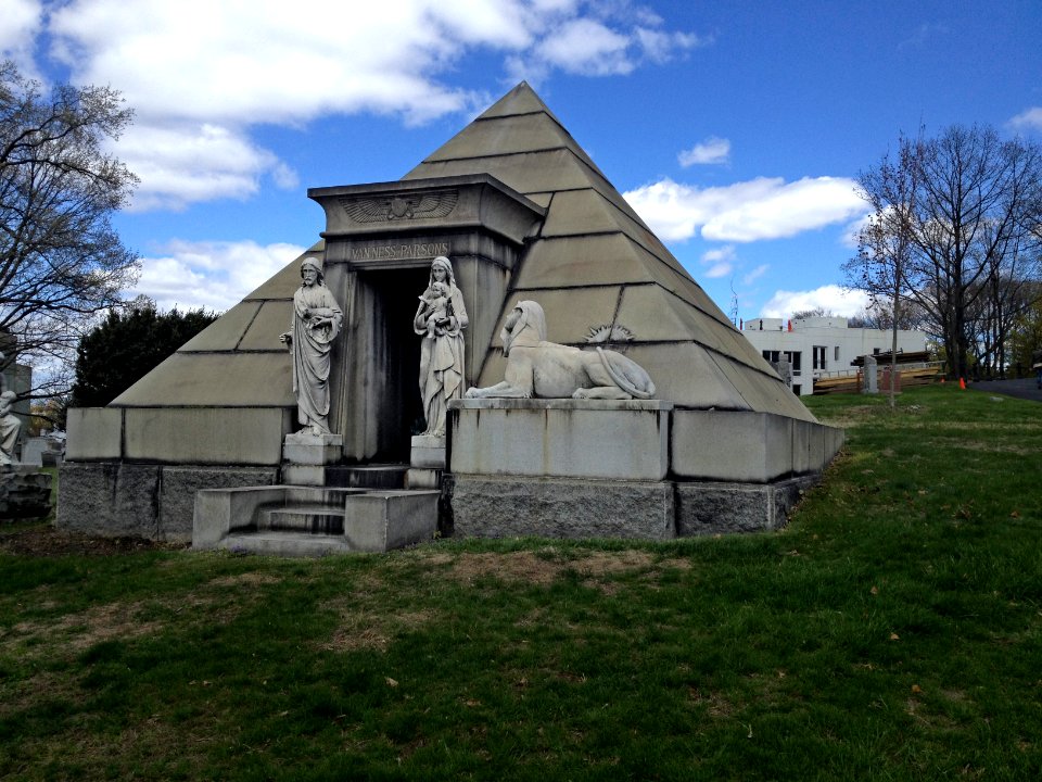 Van Ness-Parsons pyramid Green-Wood Cemetery