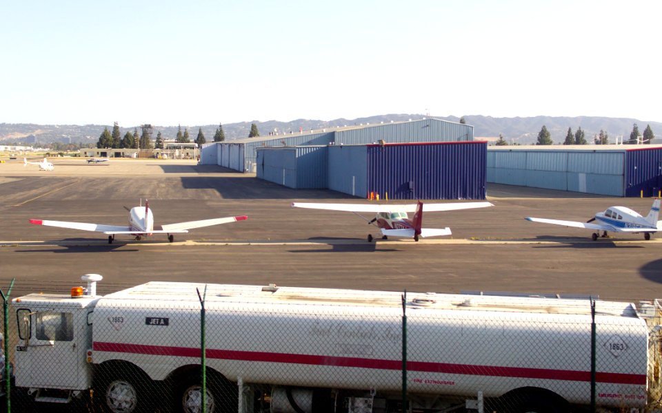 Van Nuys Airport view from train 2016-05-02 (1)
