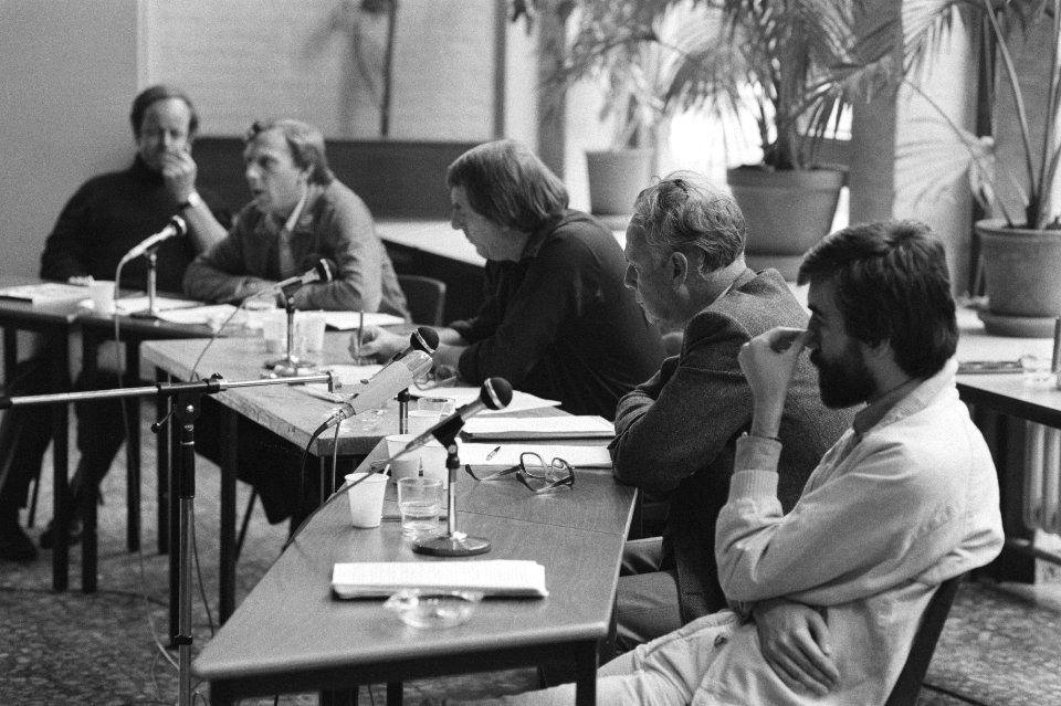 Van links naar rechts Herman Verbeek (PPR), Wilbert Willems (PSP), Kees Schellin, Bestanddeelnr 931-7759