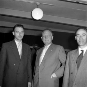 Van links naar rechts Ir G E van Dijk , R C Keller en W Roozenburg, Bestanddeelnr 909-3890