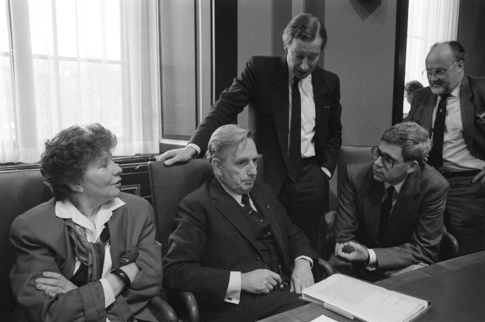 Van links naar rechts staatssecretaris Korte van Hemel, minister van Justitie Ko, Bestanddeelnr 934-3847