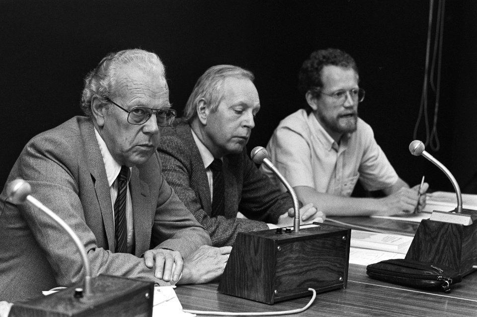 Van links naar rechts minister Albeda (CDA, Minister van Sociale Zaken) en de he, Bestanddeelnr 931-6315