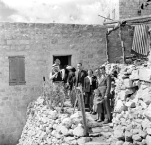 Van de Polls (toekomstige) vrouw Hildegard Eschen in Israël, Bestanddeelnr 254-1928