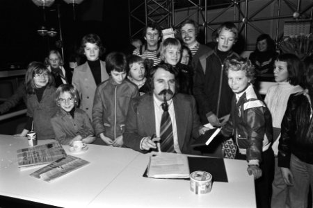Van der Louw ontvangt kinderen, Bestanddeelnr 929-0509