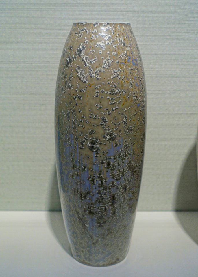 Vase with crystal glaze, Konigliche Porzellanmanufaktur Berlin, c. 1899, porcelain - Hessisches Landesmuseum Darmstadt - Darmstadt, Germany - DSC00981